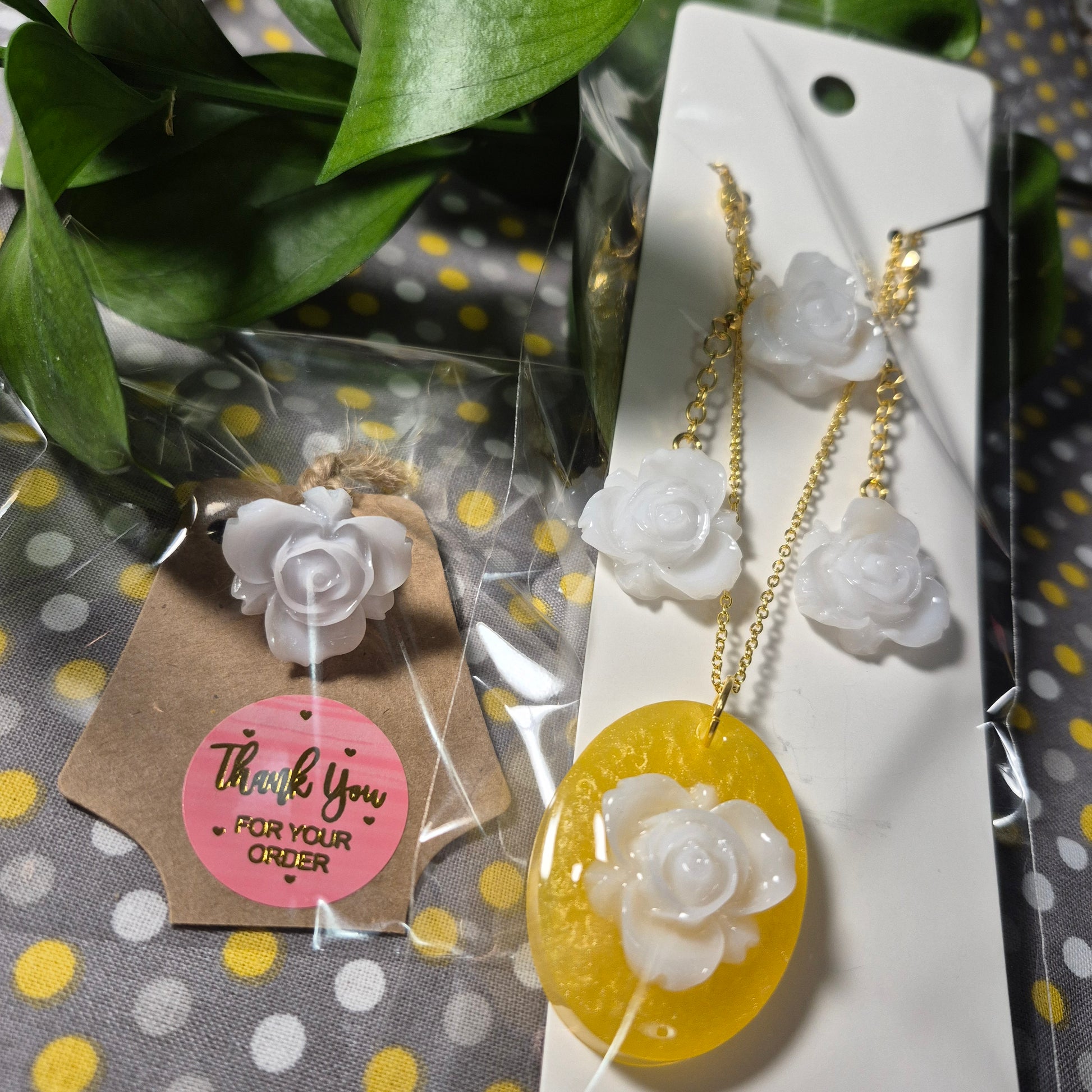 Set. Bracelet, earrings, ring and chain 925. Hypoallergenic.